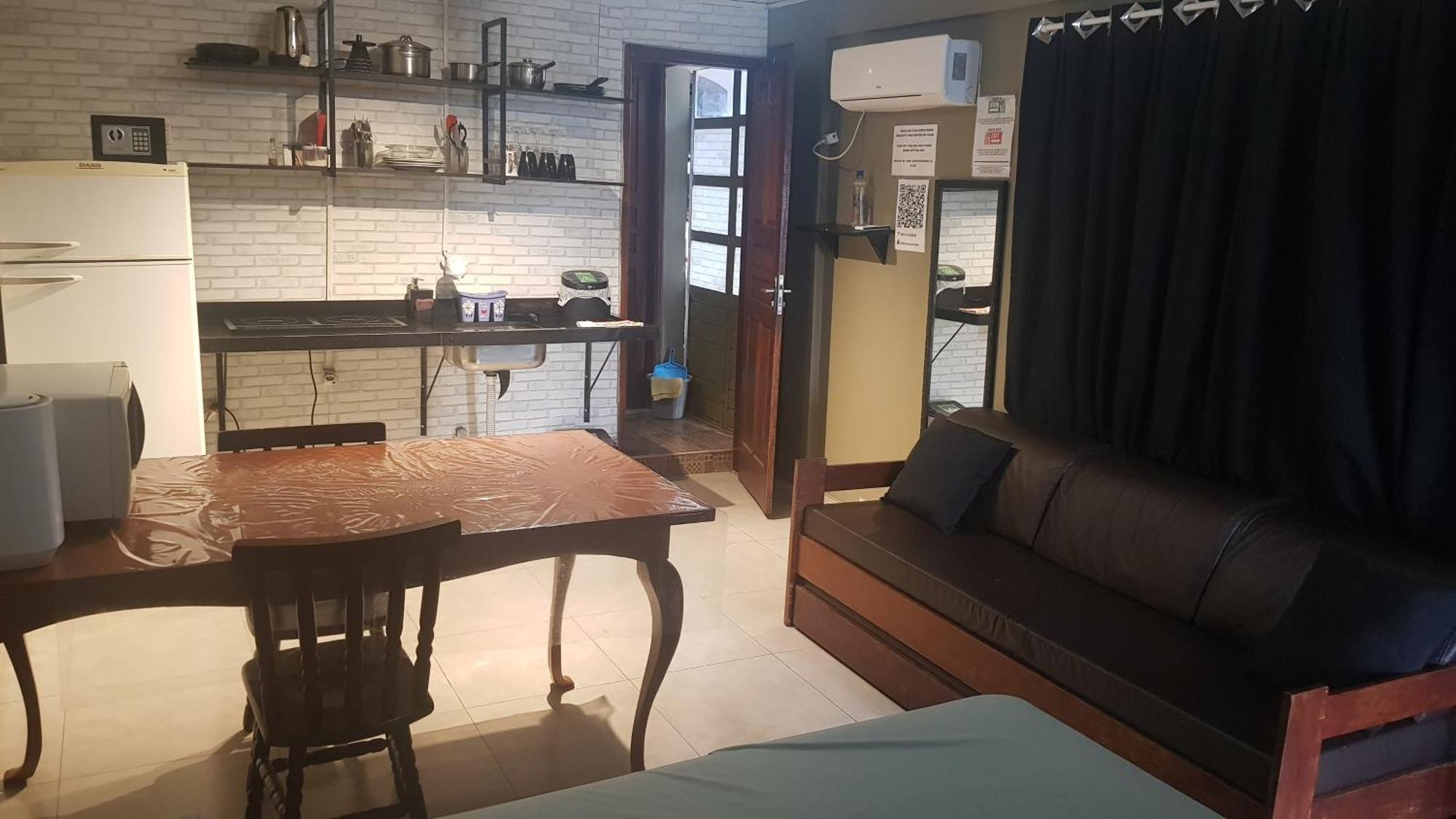 Casa No Centro De Foz! Ar-Condicionado, Smart Tv, Wi-Fi, Cozinha, Ventilador E 4 Camas Daire Foz do Iguaçu Dış mekan fotoğraf