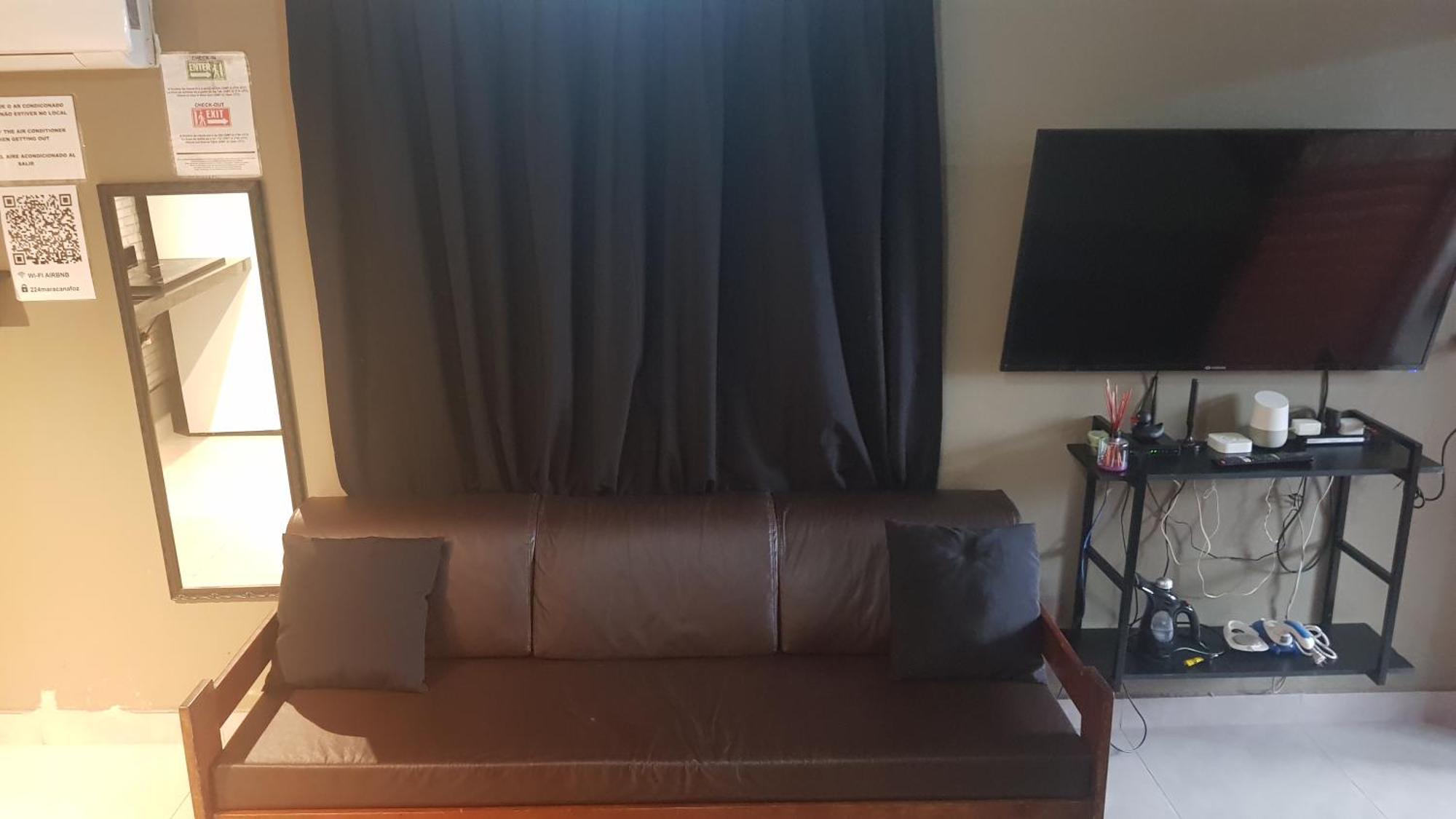 Casa No Centro De Foz! Ar-Condicionado, Smart Tv, Wi-Fi, Cozinha, Ventilador E 4 Camas Daire Foz do Iguaçu Dış mekan fotoğraf